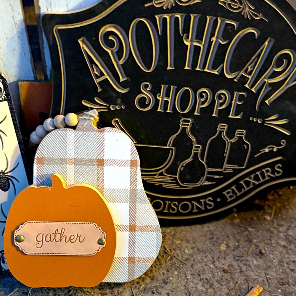 3 Halloween decorations hanging pictures